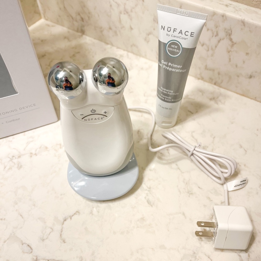 NuFACE Trinity PRO Facial Toning Device *Gel not included.